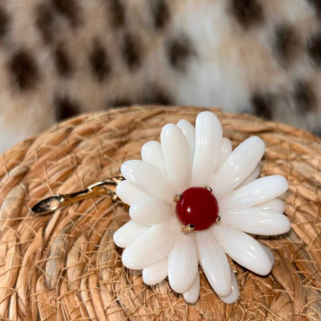 Vintage Daisy Castlecliff Faux Pearl With Red Stone & Gold Tone Brooch